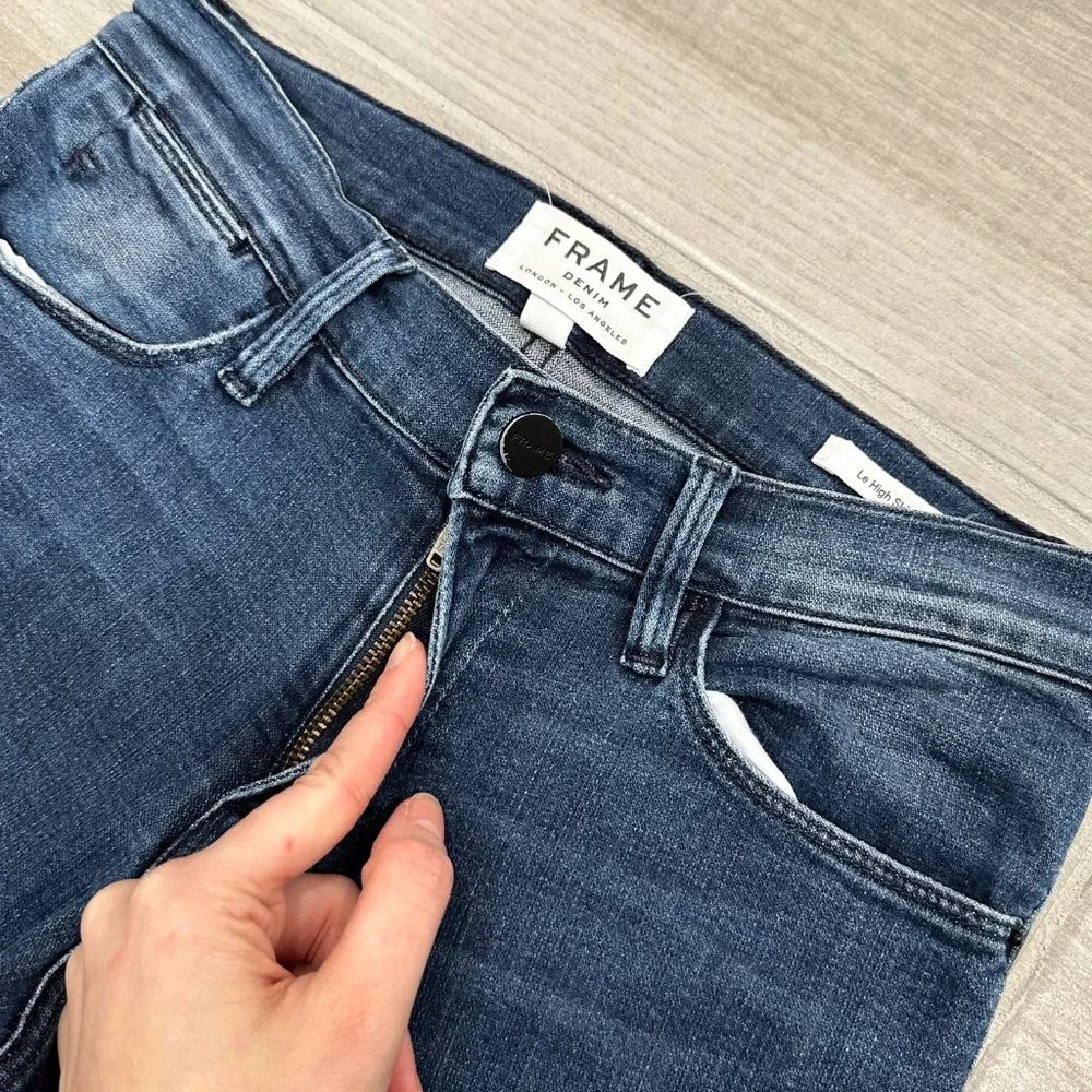 Frame Le High Rise Distressed Skinny Jeans in Endell Dark Wash Denim Size 26
